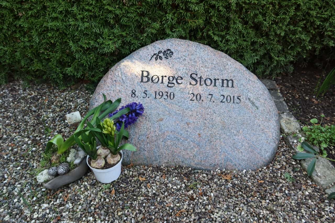 gravsten til urnegravsted i Nordsjælland